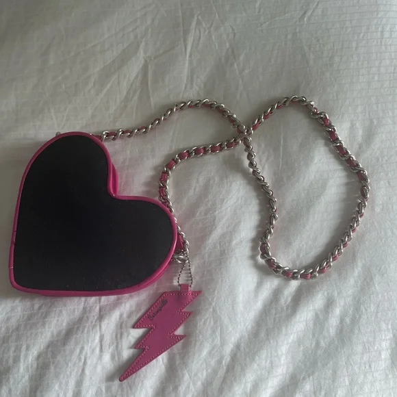 Vintage Betsey Johnson heart purse - Picture 2 of 4